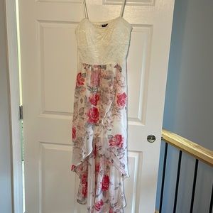 High Low Maxie dress. XL Lily Rose floral dress. Never worn with Tag.